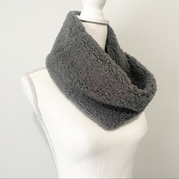 Rachael Roy gray infinity scarf NWT soft New - Picture 3 of 4